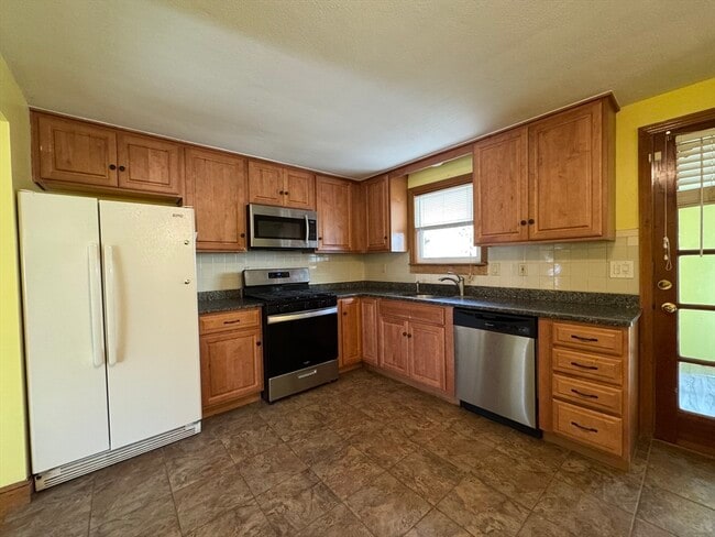 Building Photo - 7 Lee St