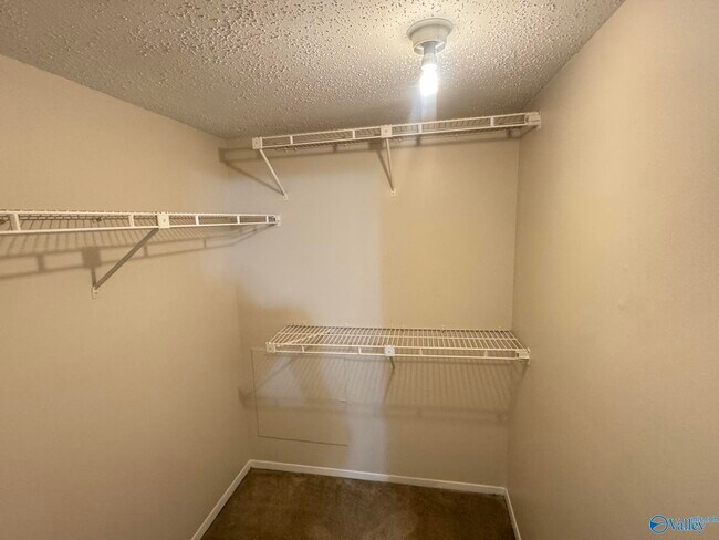 Building Photo - 6622 Willow Pointe Dr NW