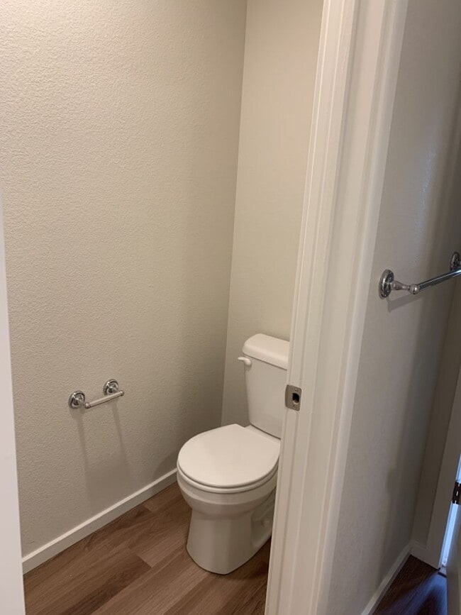 Building Photo - 3 Bed / 2.5 Bath Townhome with Attached Garage in NE Ft. Collins