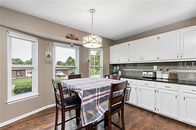 Kitchen - 919 NE 112th Ter