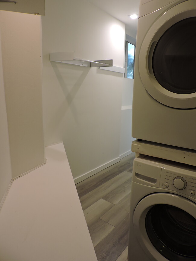 LAUNDRY - 5220 Medina Rd