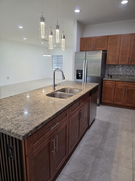 Building Photo - 10965 SW 169th Ter