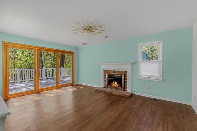 Building Photo - 1646 Stowe Rd