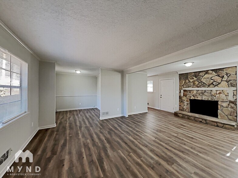 Building Photo - 567 Cherry Ln