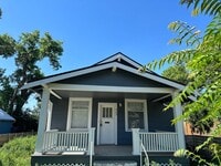 Building Photo - Remodeled Downtown Home!