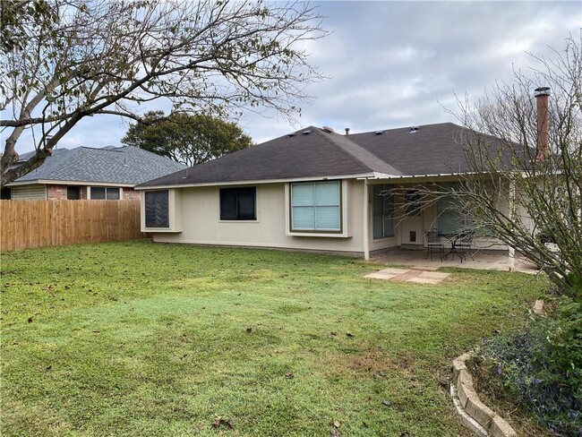 Building Photo - 511 Battlecreek Ln