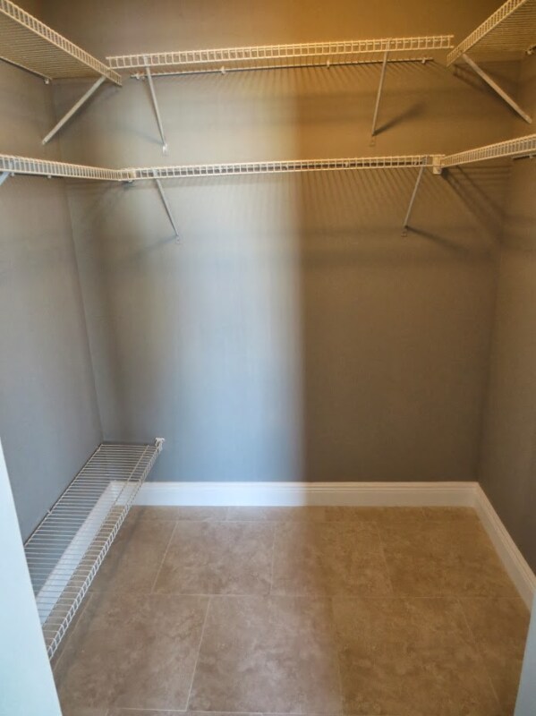 Building Photo - 115 Lake Emerald Dr