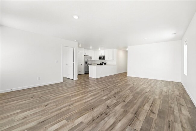 Building Photo - 20420 Owl Creek Ave