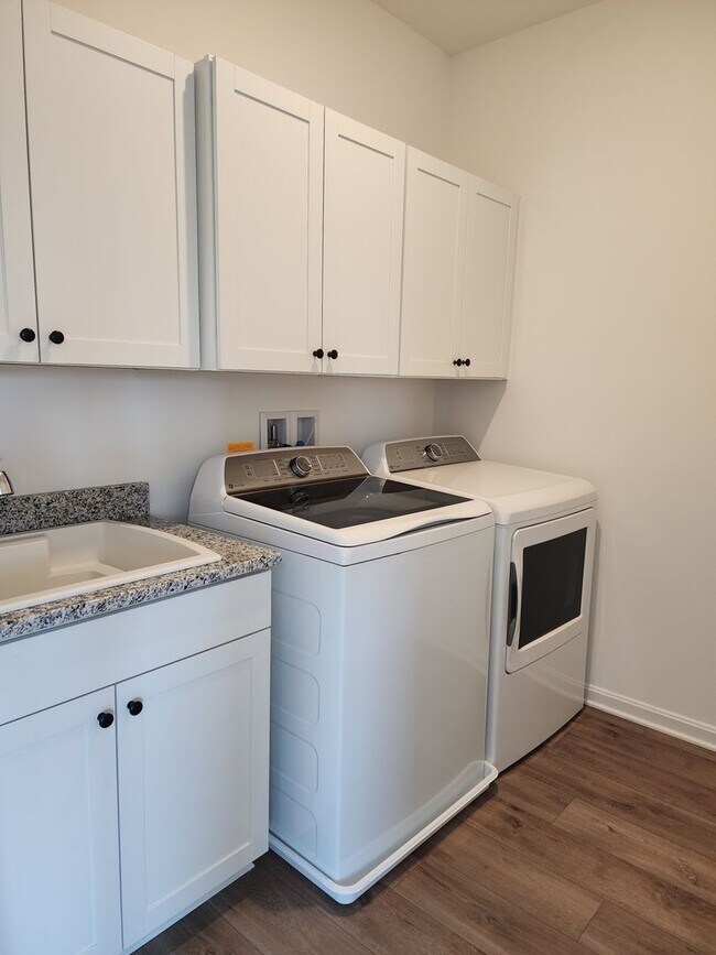 Building Photo - New Construction Townhome in Middletown