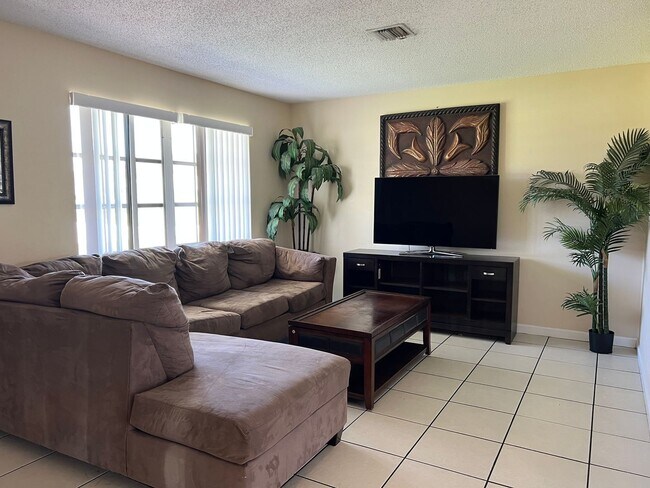 Building Photo - * Coming Soon * Furnished 2/2 in Port St Lucie