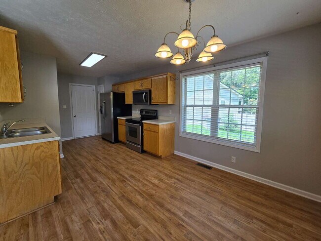 Building Photo - 3225 Veranda Cir