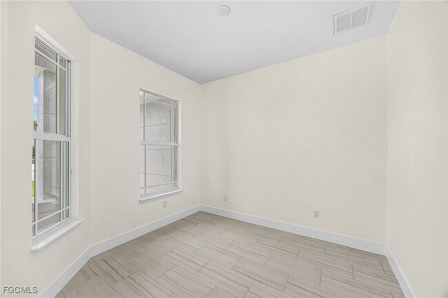 Building Photo - 3614 SE 17th Pl