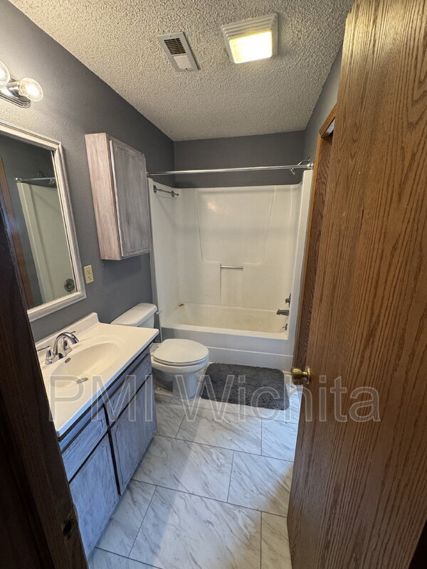 Building Photo - 235 S Willo-Esque Ct