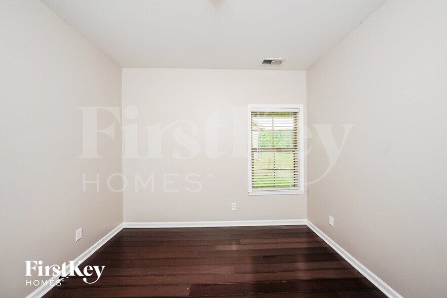 Building Photo - 345 Deer Creek Way