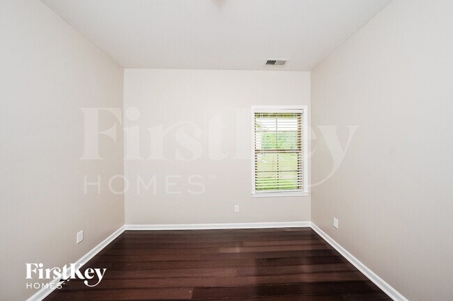 Building Photo - 345 Deer Creek Way