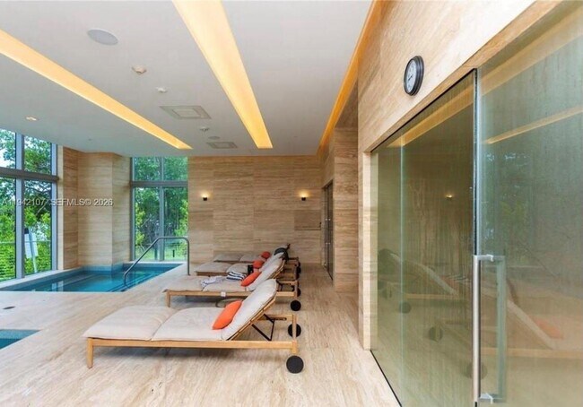 Building Photo - 16385 Biscayne Blvd