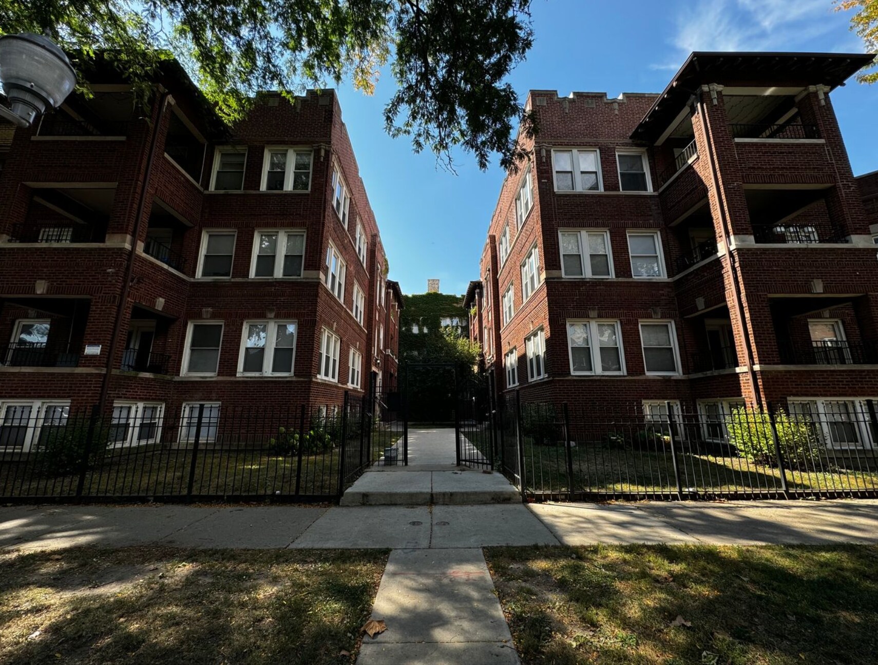 Building Photo - 4724 N Bernard St