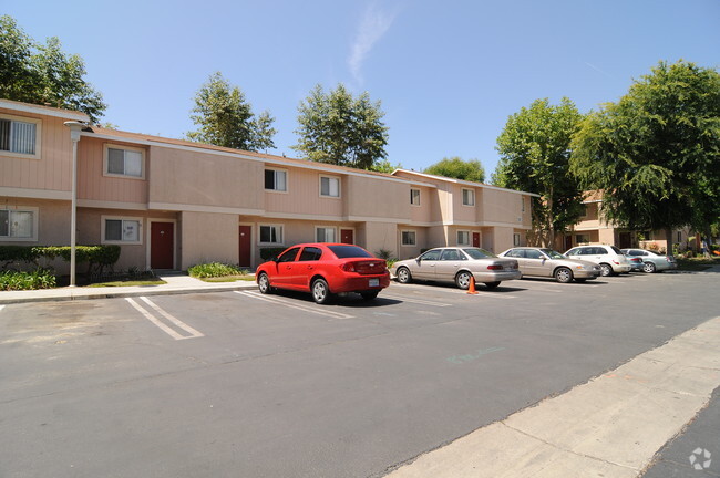 Building Photo - Village Meadows