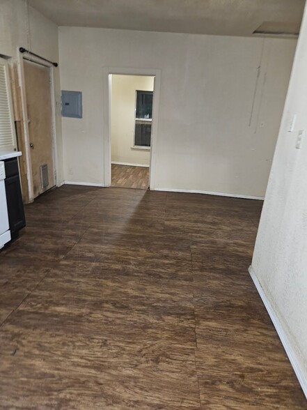 Building Photo - 109 Gravel St