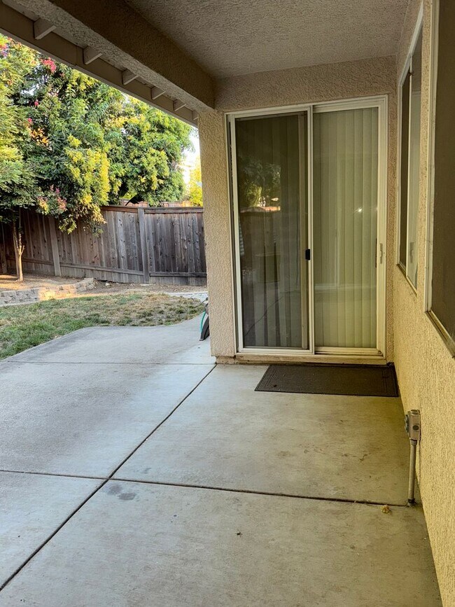 Building Photo - Ready To Move?