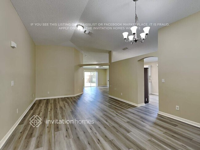 Building Photo - 2394 Bayhill Dr