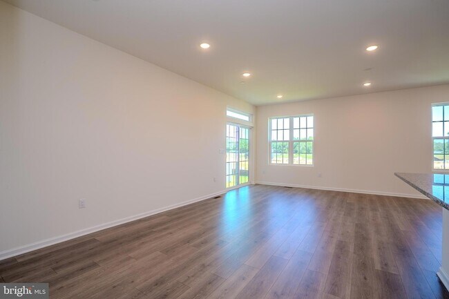 Building Photo - 3403 Jordan Dr