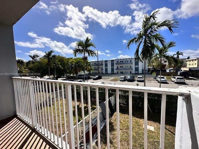 Building Photo - 2175 NE 170th St