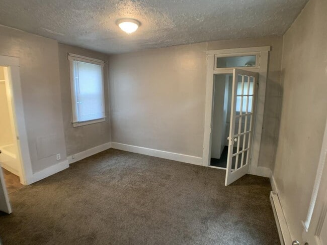 Building Photo - 308 N Madriver St