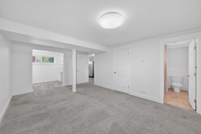 Building Photo - 281 W 2000 S St