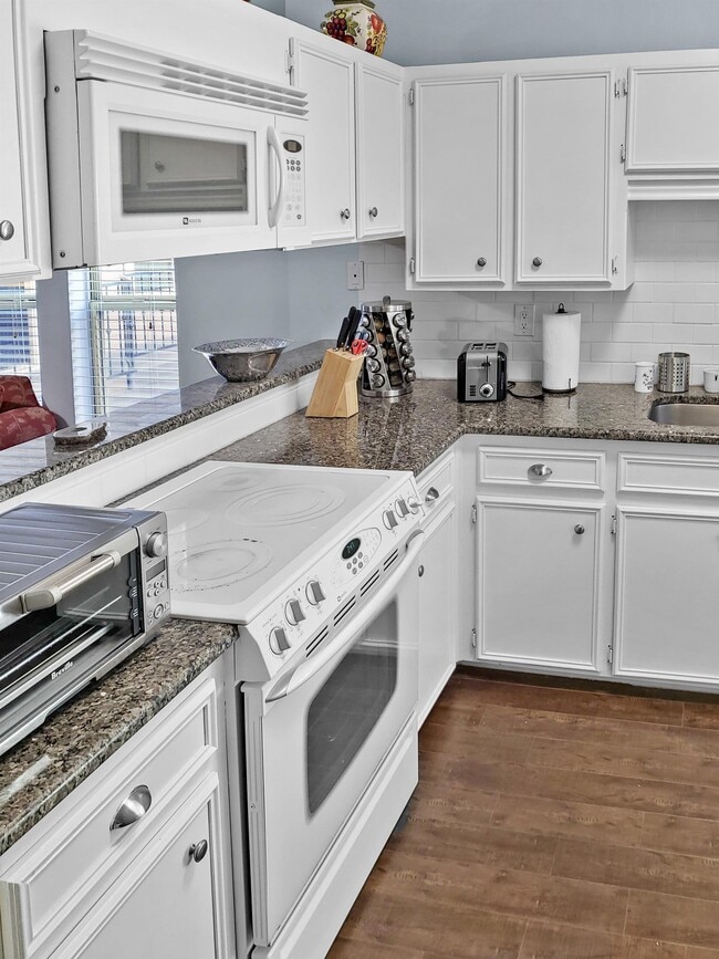 Building Photo - 2414 Longview St