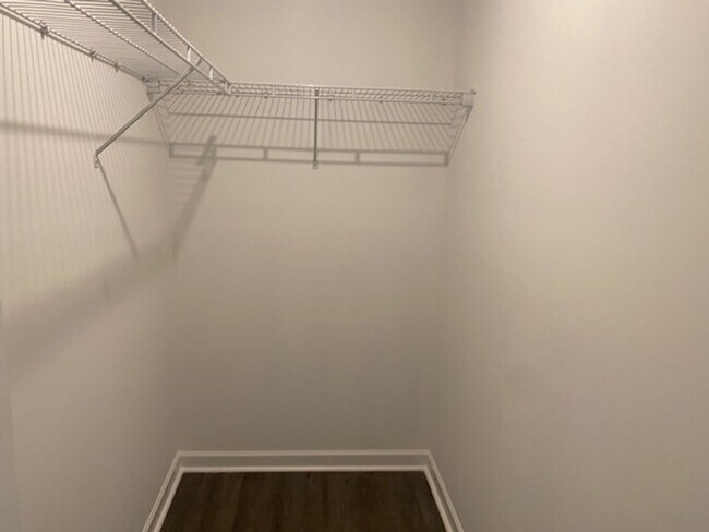 Building Photo - Lincoln Townhome - Coming Soon!