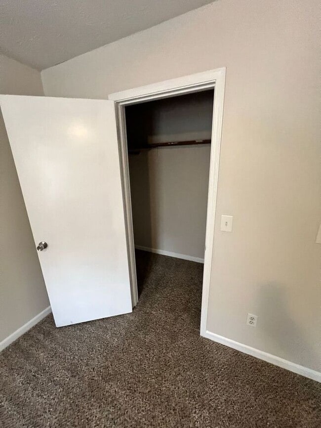 Building Photo - NOW READY!!! 2 bedroom 1 bath in SNELLVILLE!