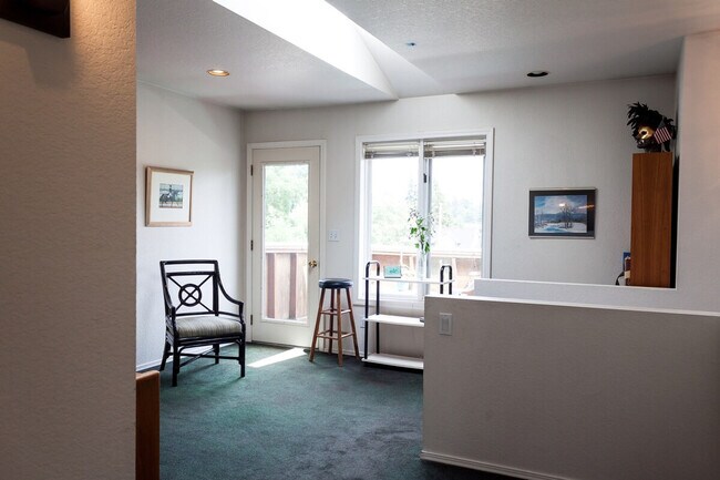 Building Photo - 2707 E Thomas St