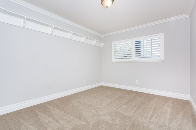 Building Photo - Spacious Entertainers Retreat in San Carlos!