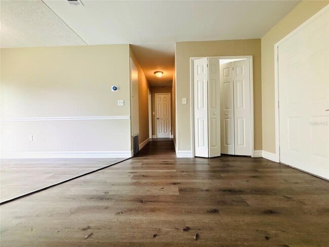 Building Photo - 504 Blackbird Ln