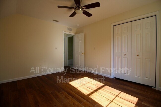 Building Photo - 3581 NW Bur Oak Pl