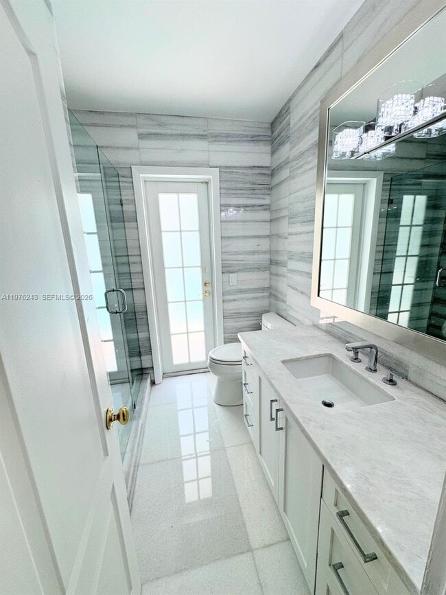 Building Photo - 5920 Maynada St