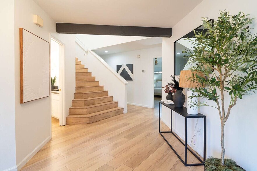 Building Photo - 4530 Red Fox Ln