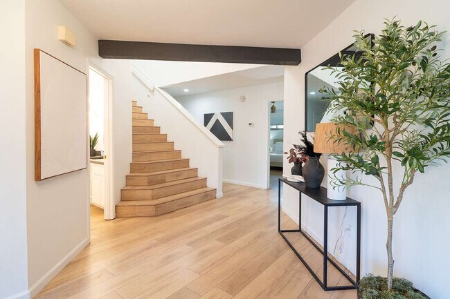 Building Photo - 4530 Red Fox Ln