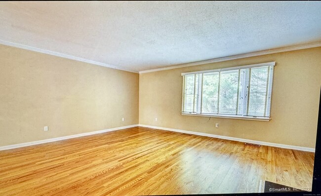 Building Photo - 136 Tunxis Village