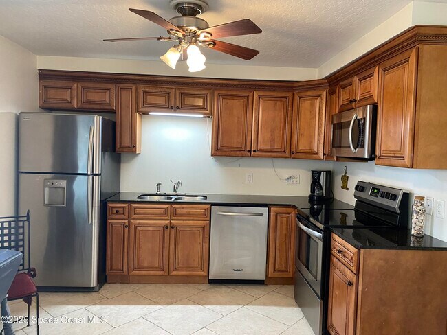 Building Photo - 1369 Jimmy Buffett Mem Hwy