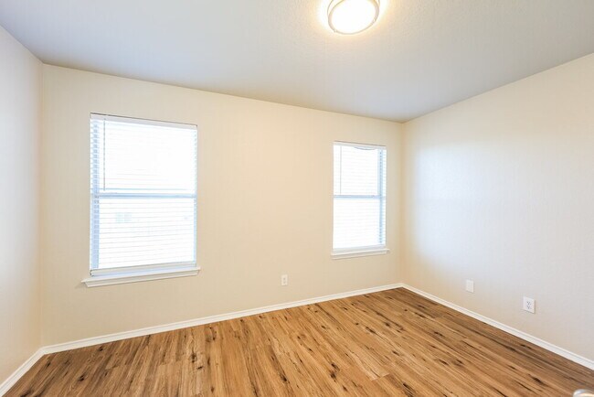 Building Photo - 6206 Kensinger Pass