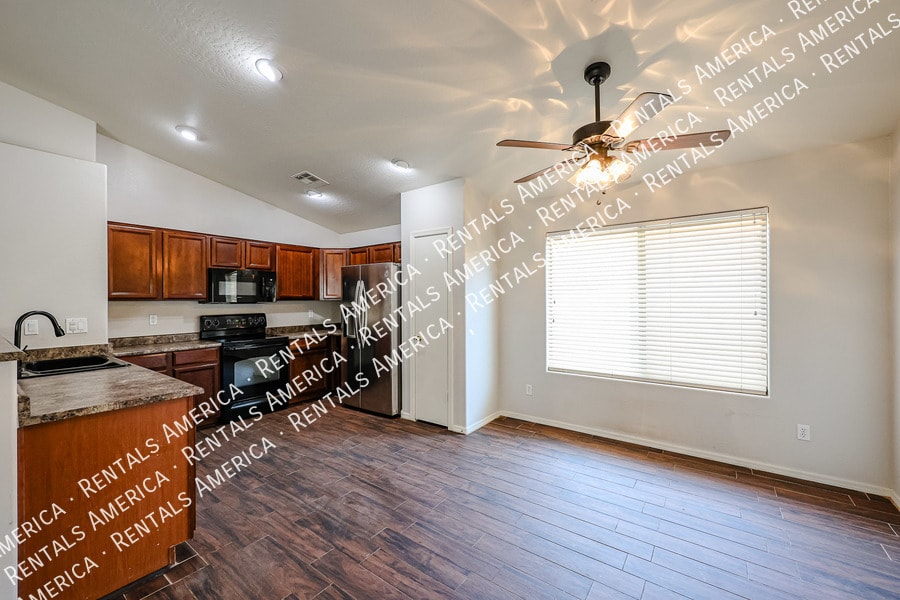 Building Photo - 41629 N Ranch Dr