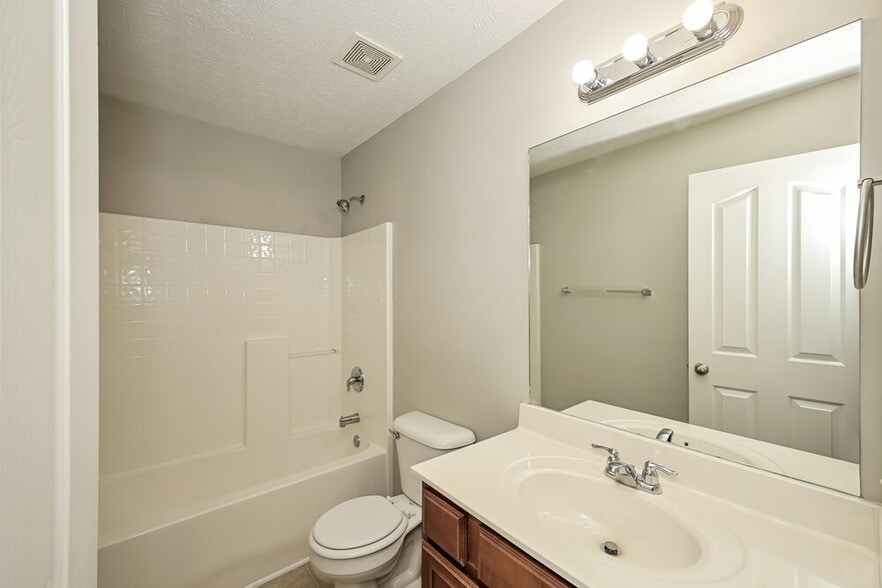 Building Photo - 8864 Cressent Glen Ct