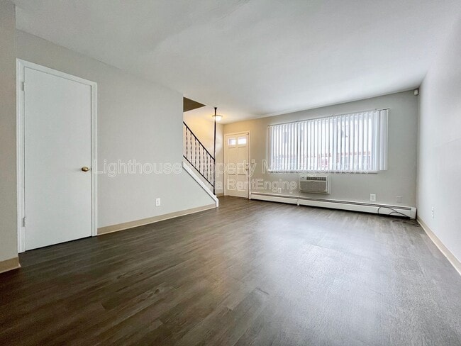 Building Photo - 2855 Taft Ave SW