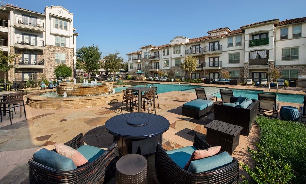 Primary Photo - Villaggio