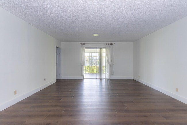 Building Photo - 175 Cape Cod Cir