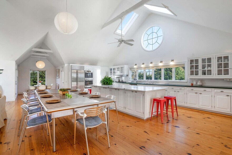 Building Photo - 7470 Sound Ave