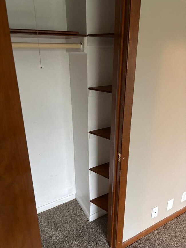 Building Photo - Eacker Rentals (1730 S 17th St)