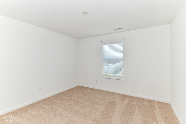 Building Photo - 5375 Maywood Dr